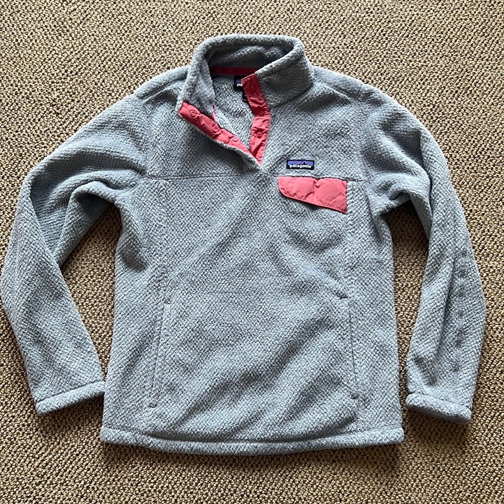 Patagonia Light Gray Fleece Pullover with Pink Trim